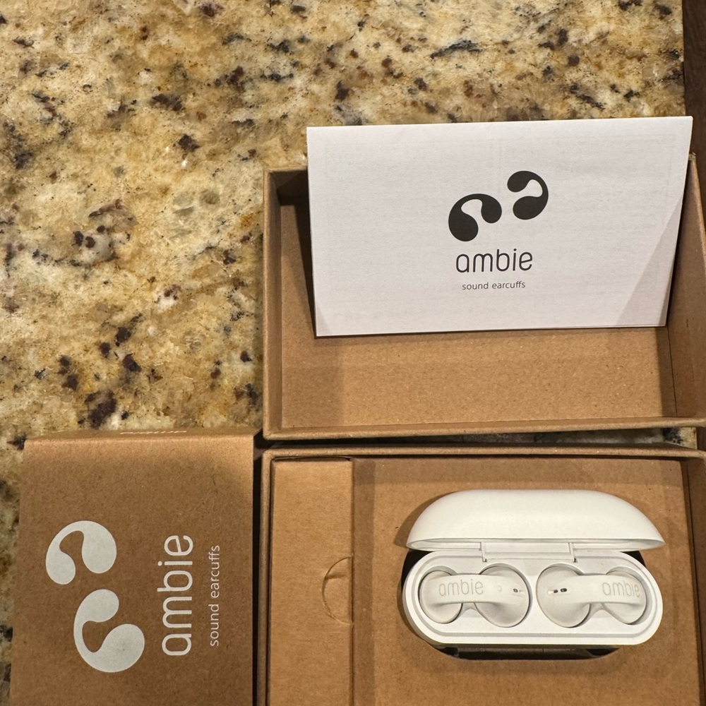 White On-Ear Headphones‎
